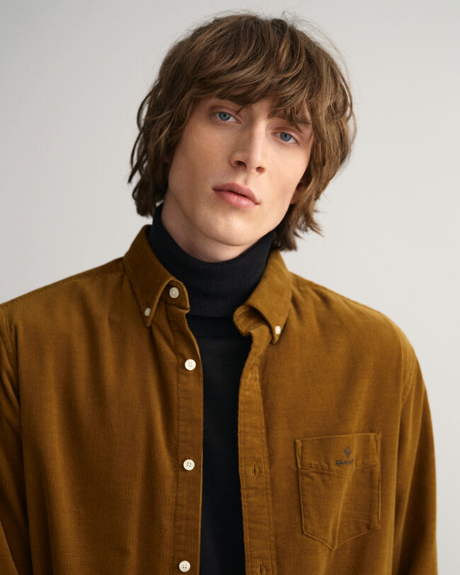 Chemise regular fit en velours c&ocirc;tel&eacute;