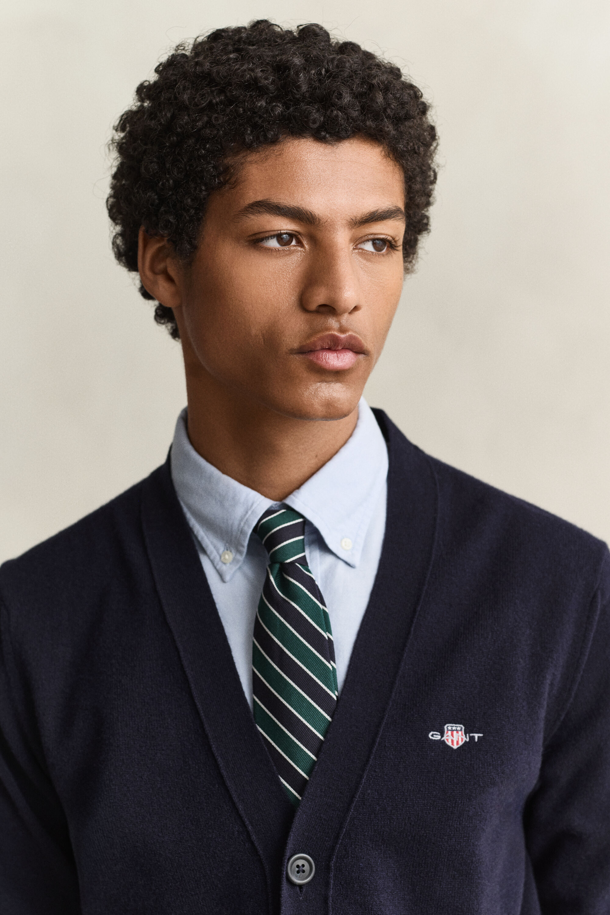 Cardigan col V en laine d’agneau