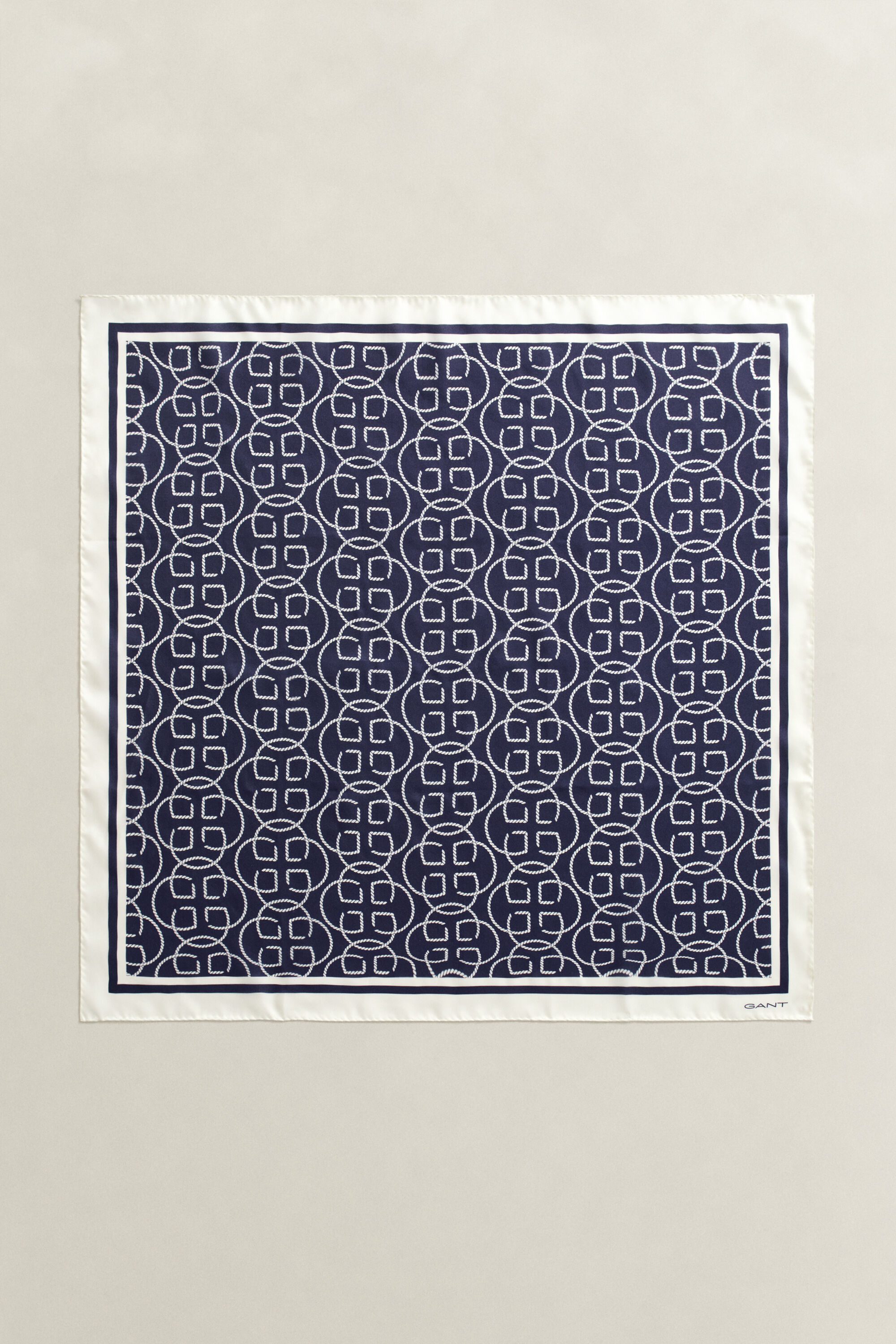 Foulard en soie avec monogramme