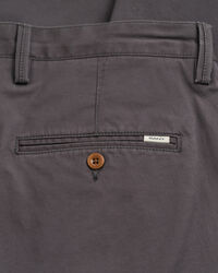 Pantalon chino coupe slim en sergé