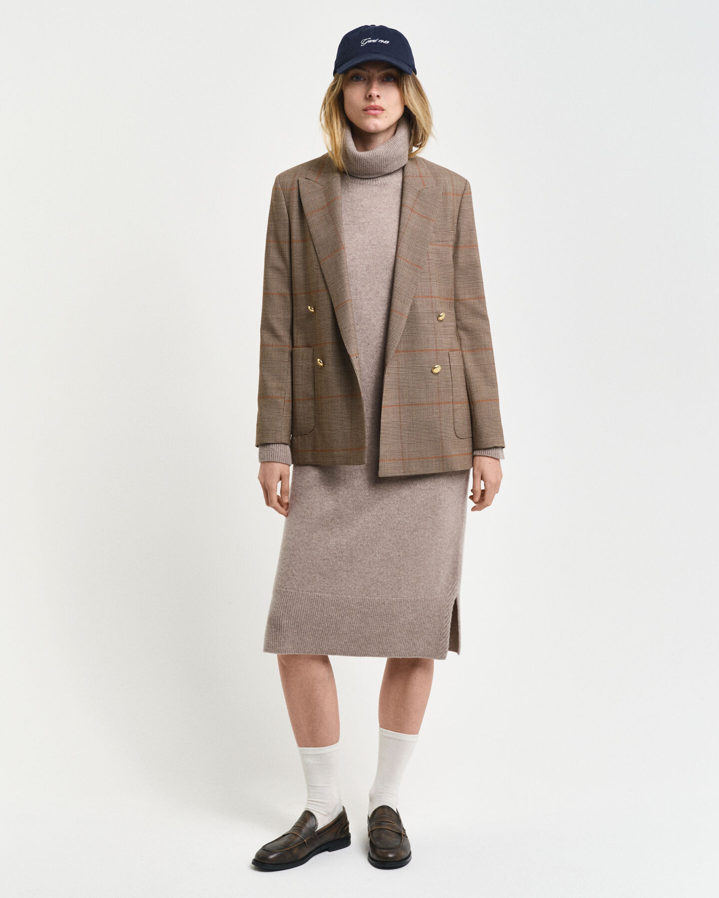 Robe col roul&eacute; avec finitions &agrave; chevrons