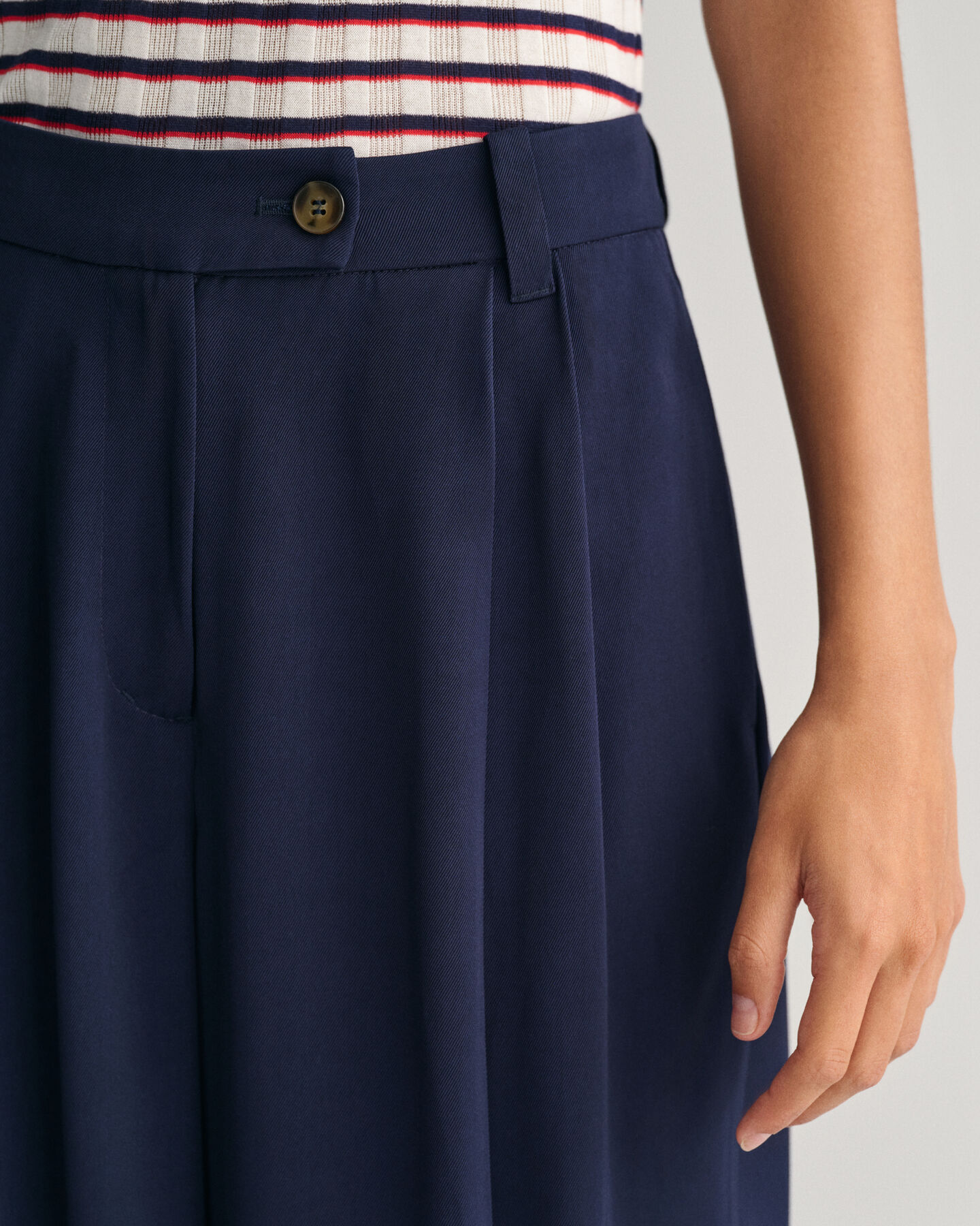 Pantalon chino loose fit taille basse à jambes larges