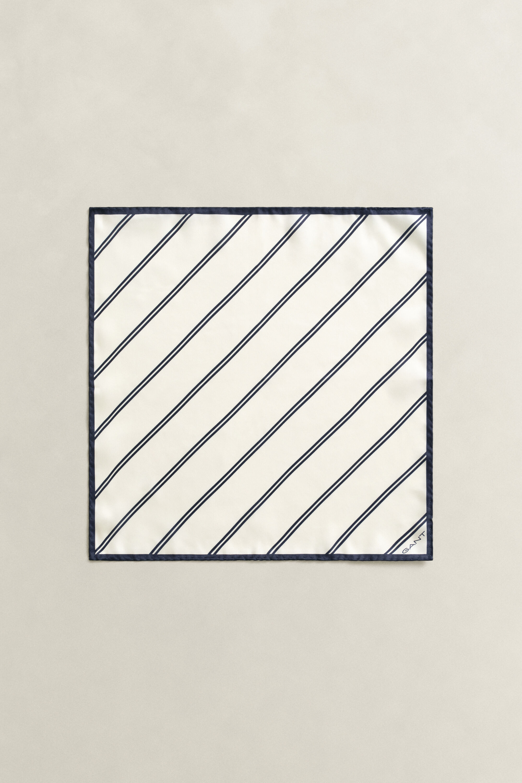 Pochette à rayures