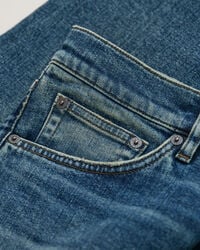 Jean regular fit &agrave; d&eacute;lavage vintage
