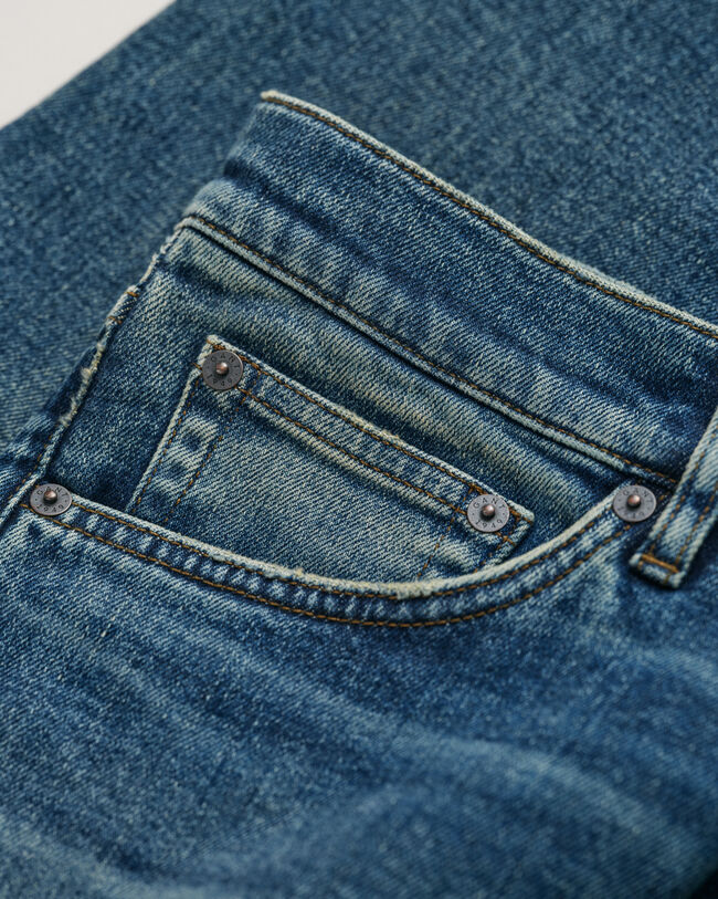 Jean regular fit &agrave; d&eacute;lavage vintage