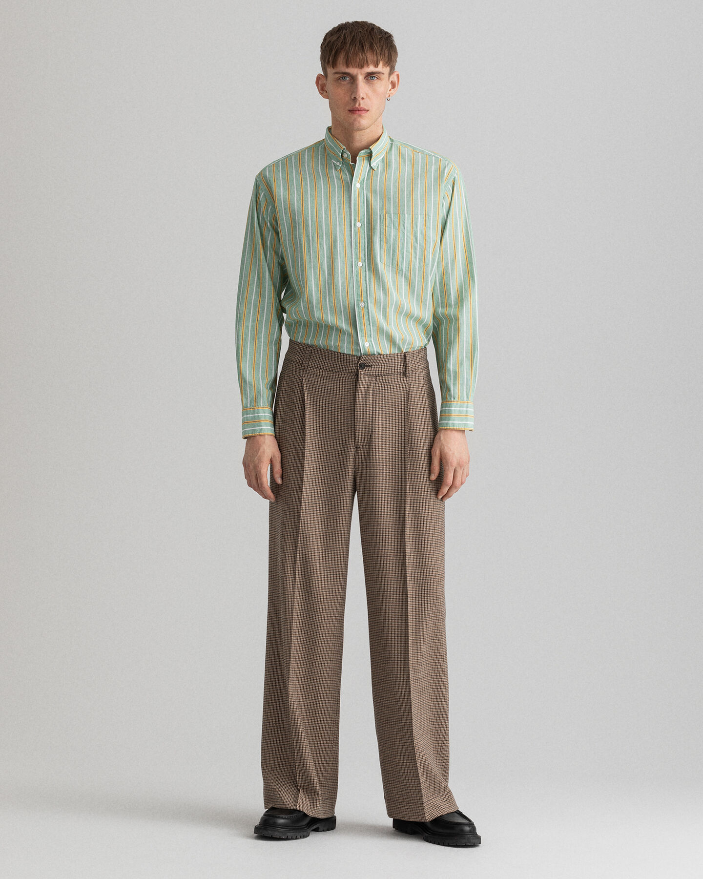 Pantalon de costume plissé à carreaux