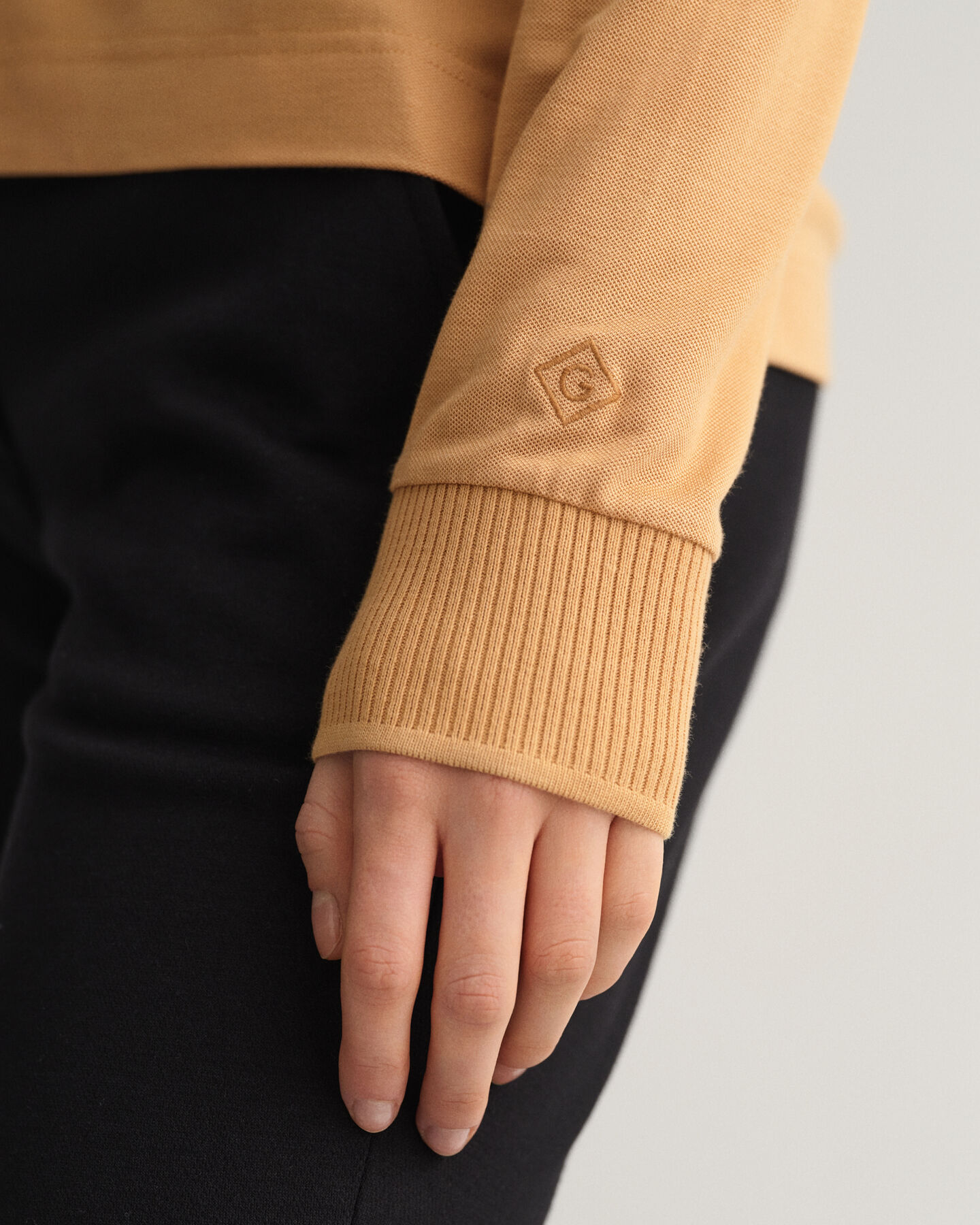 Polo en mati&egrave;re piqu&eacute;e &agrave; manches longues Detail Collar