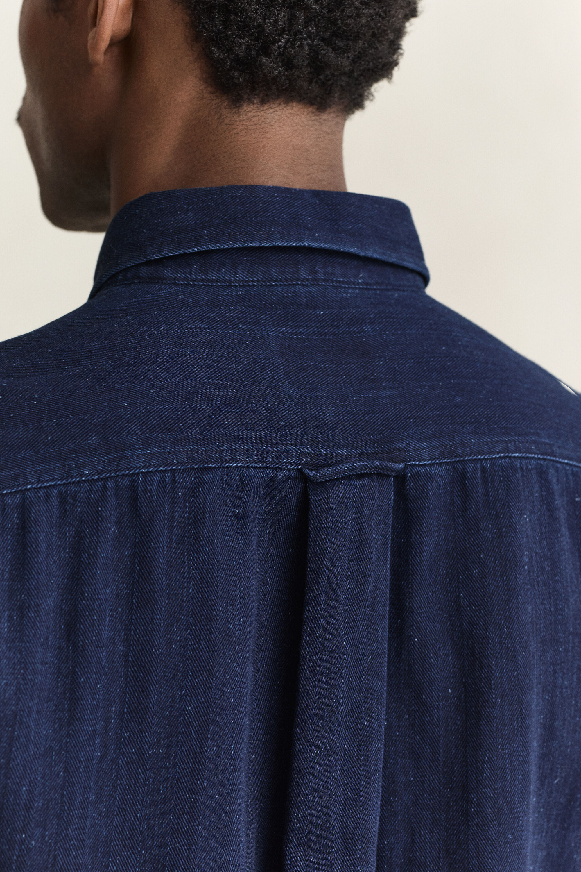 Chemise à chevrons indigo