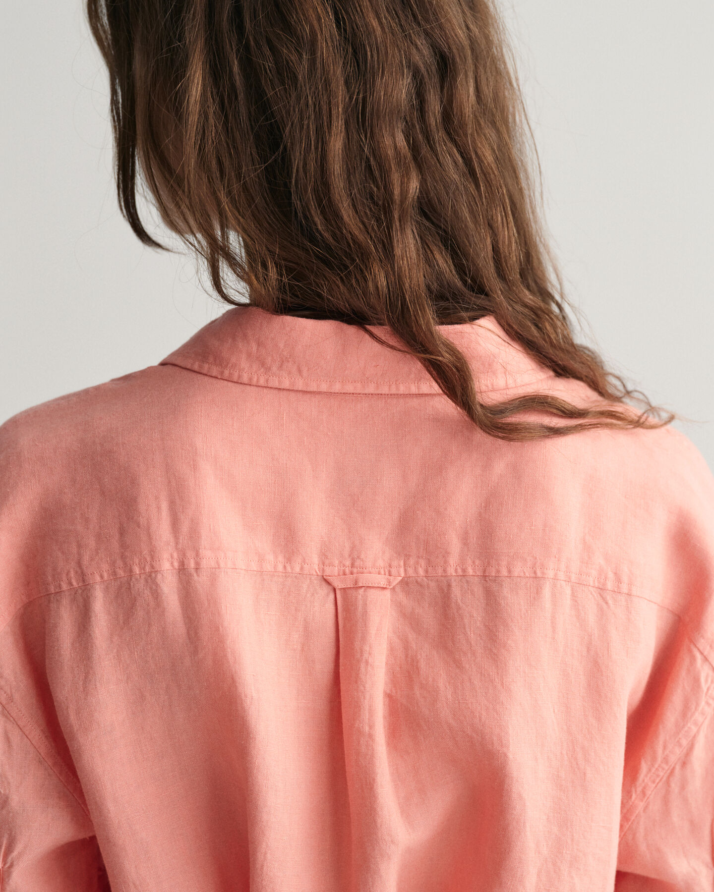 Robe-chemise en lin &agrave; manches courtes