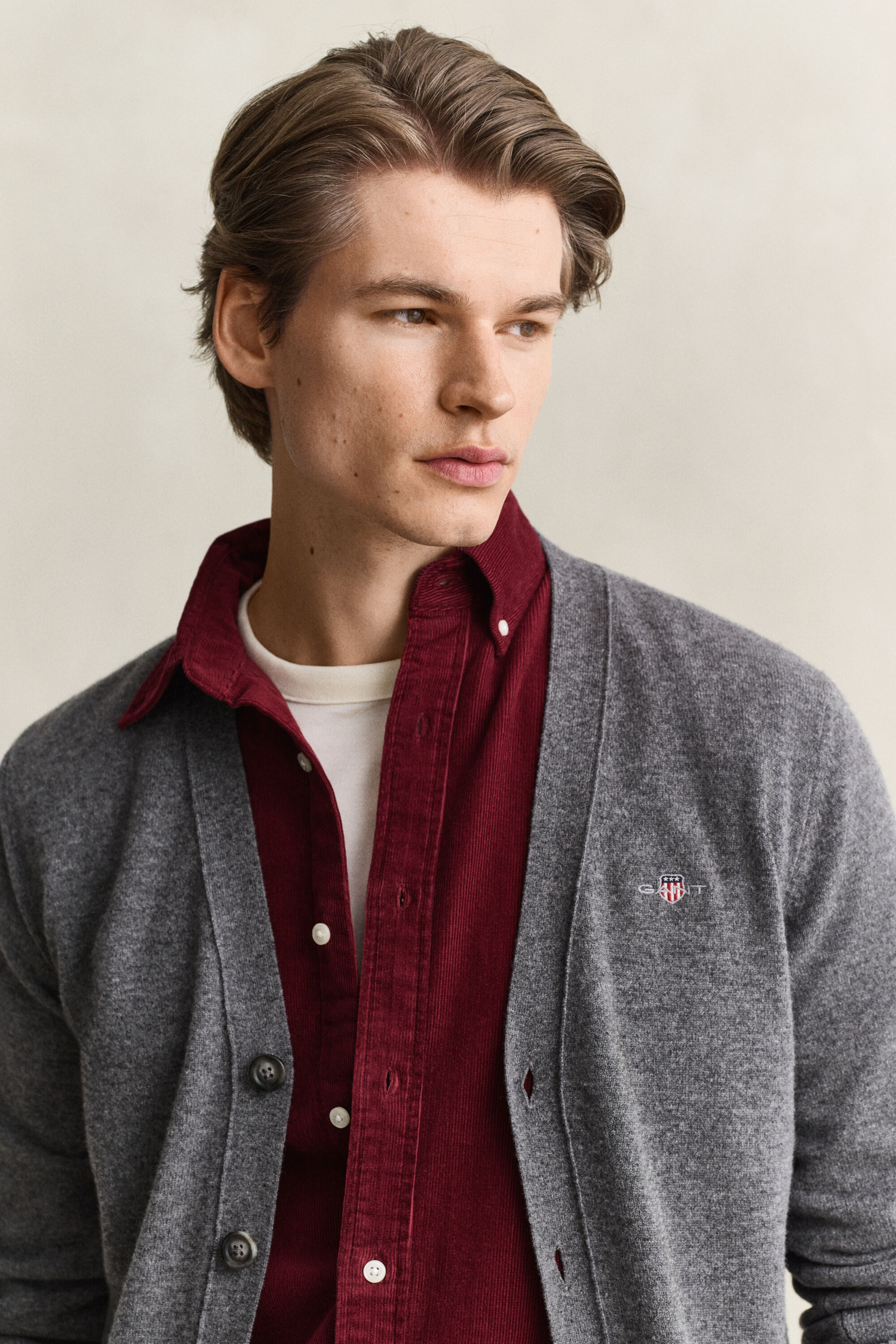 Cardigan col V en laine d’agneau