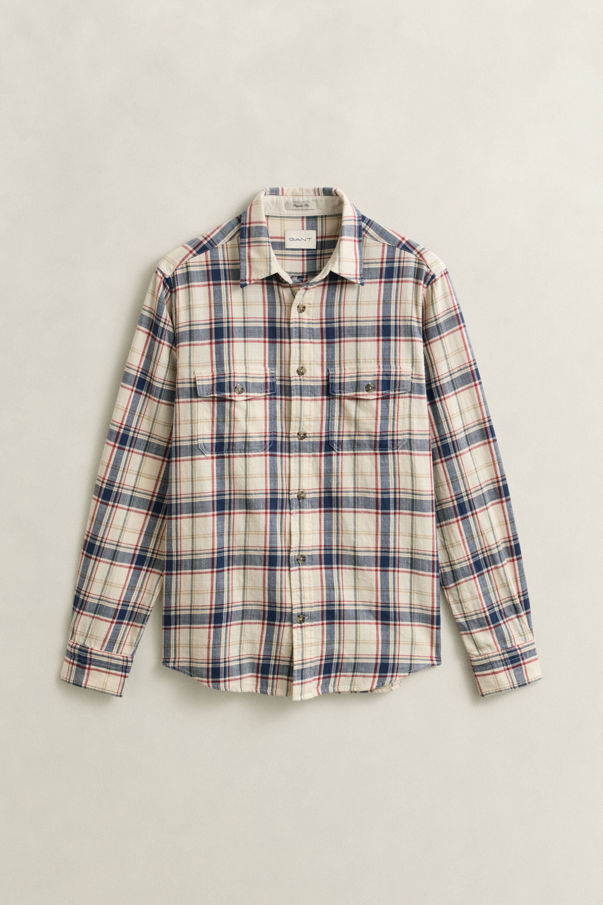 Chemise en sergé avec poches plaquées