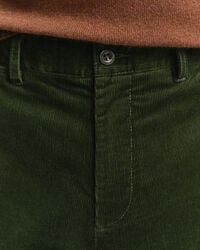 Pantalon chino regular fit en velours côtelé