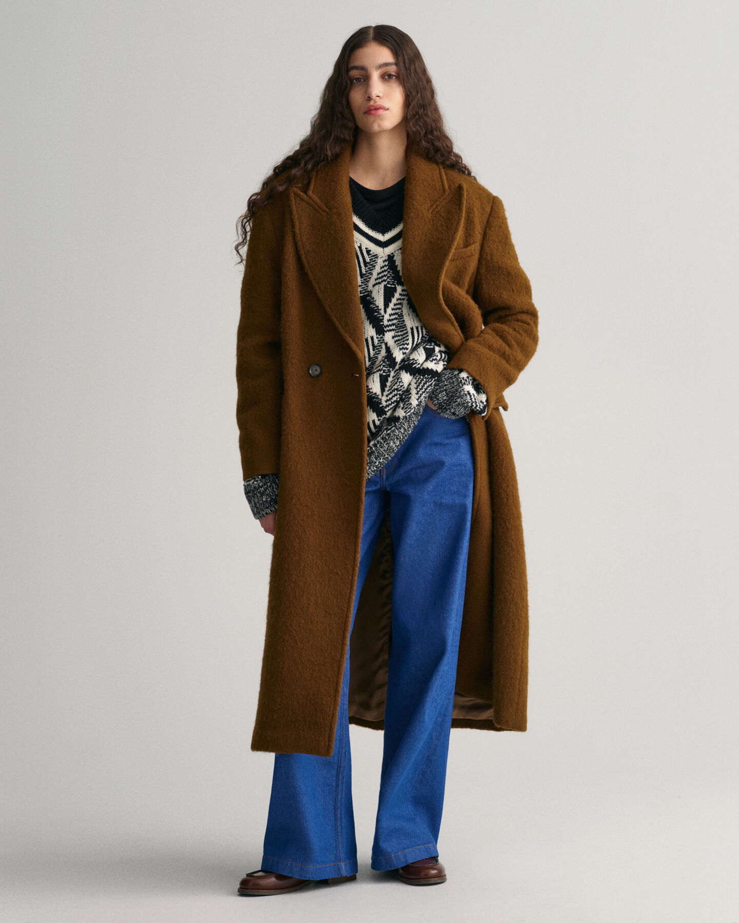 Pull col V &agrave; motif g&eacute;om&eacute;trique