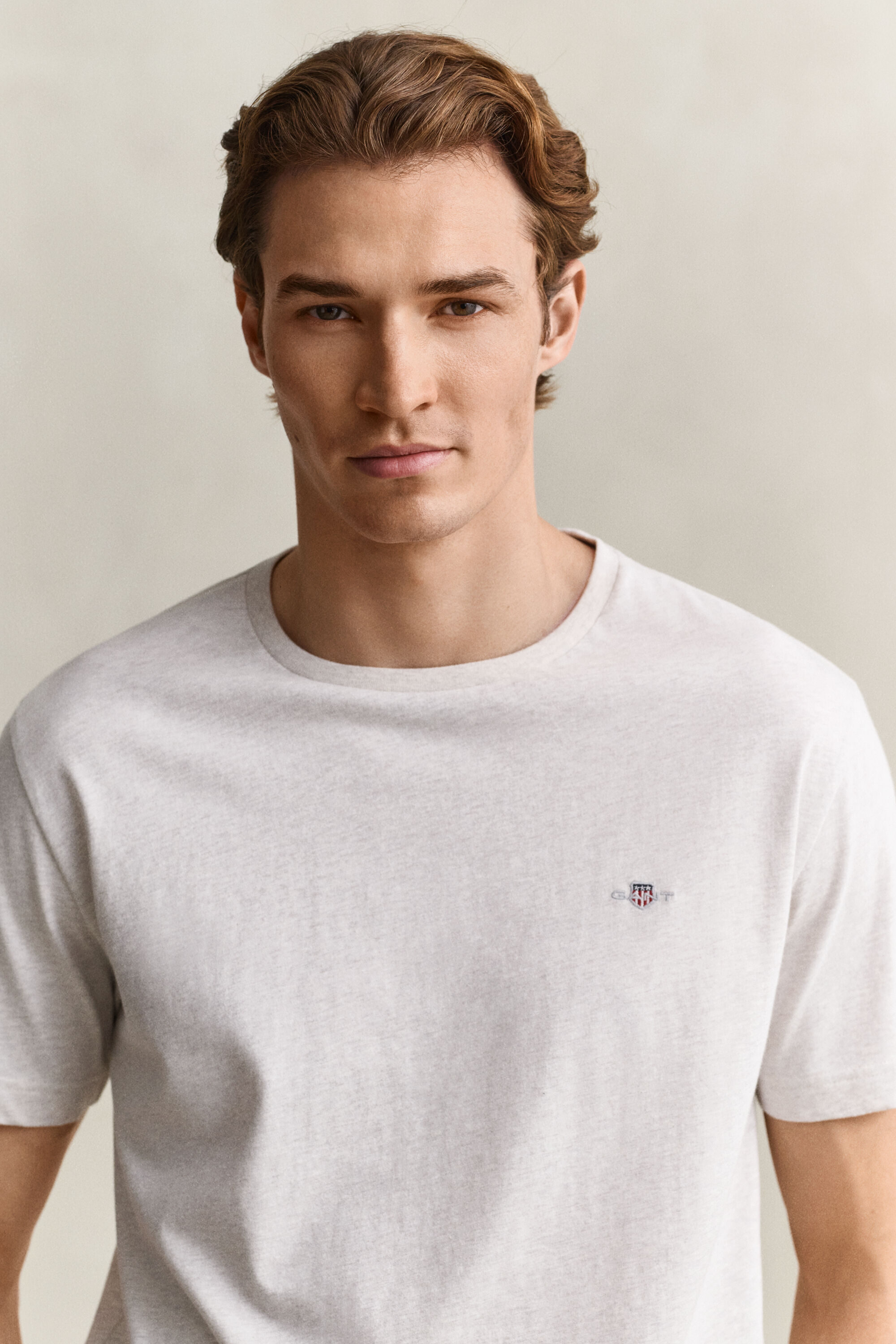 T-shirt coupe regular avec écusson