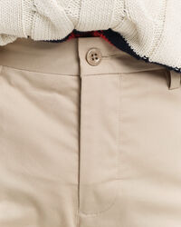 Short coupe slim sportif