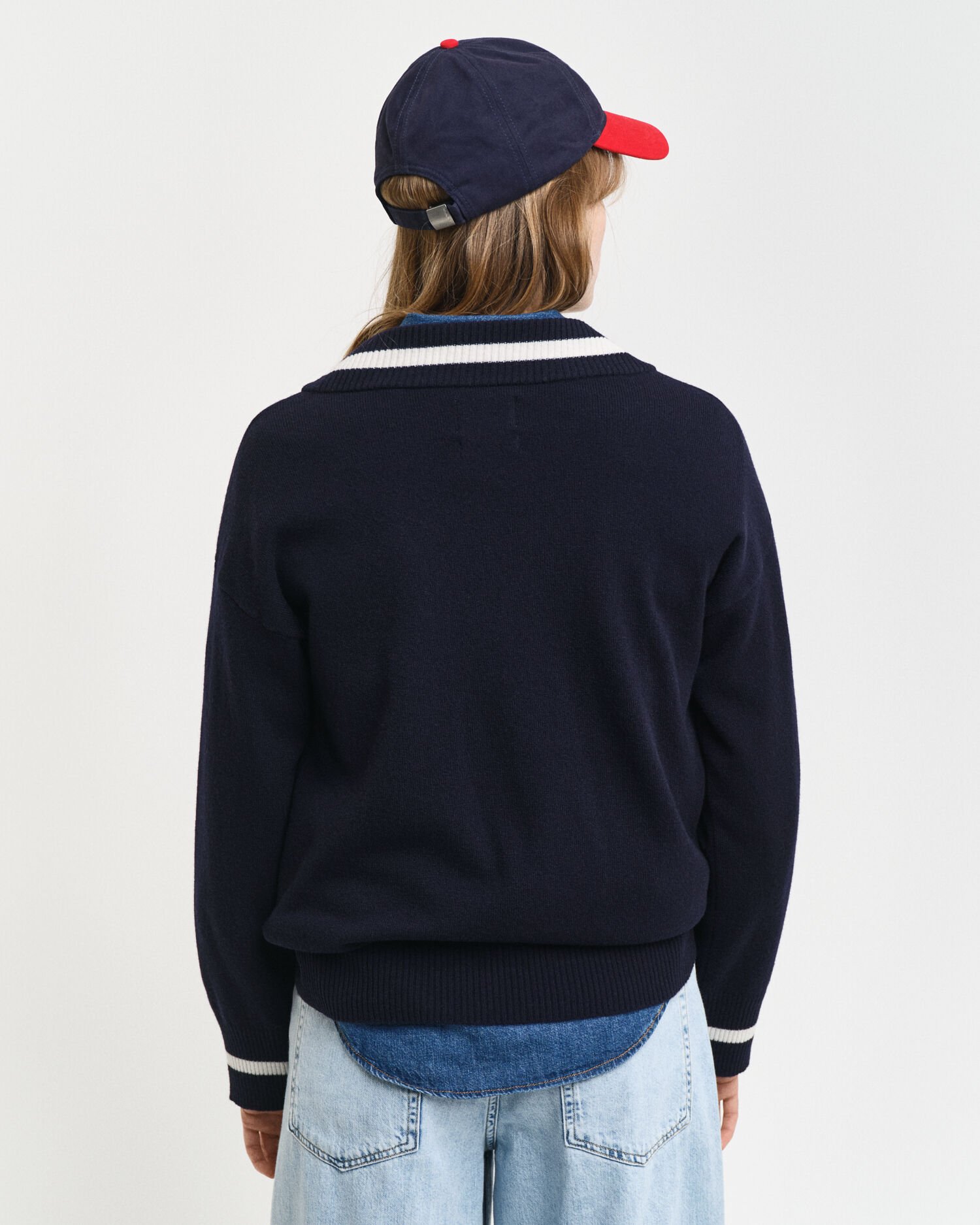 Pull col V contrastant en laine d'agneau ultrafine