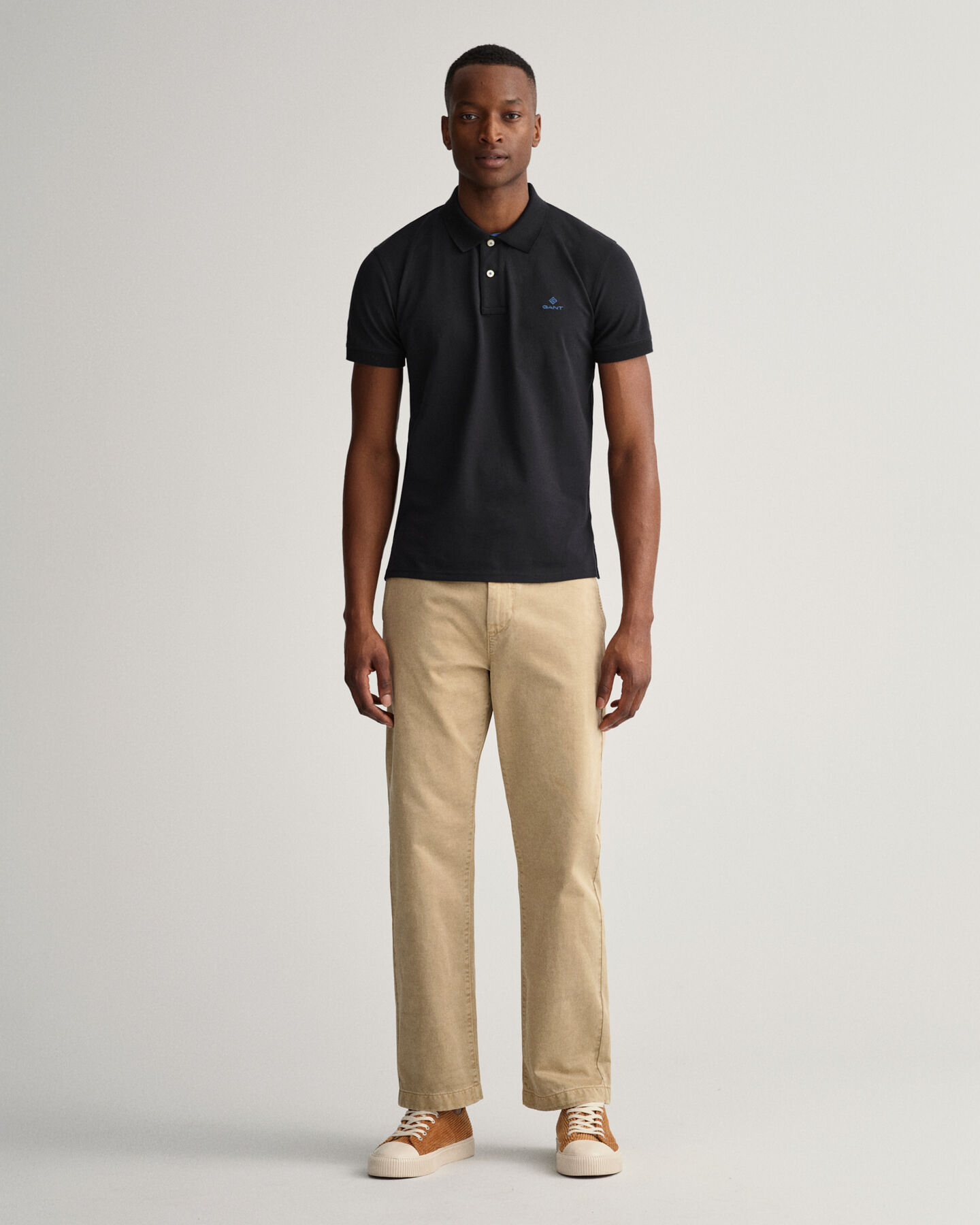 Pantalon chino droit en serg&eacute;