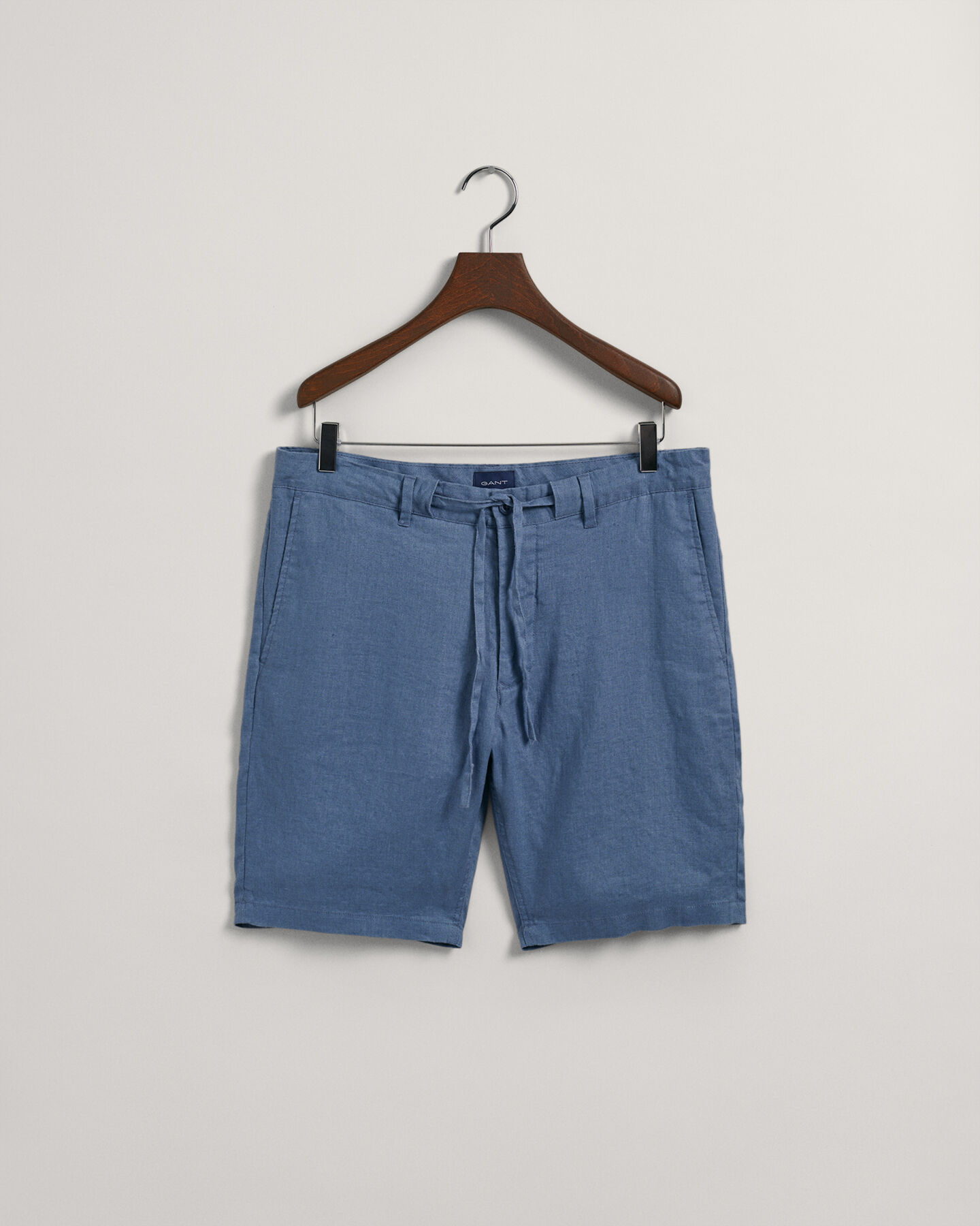 Short relaxed fit en lin avec cordon de serrage