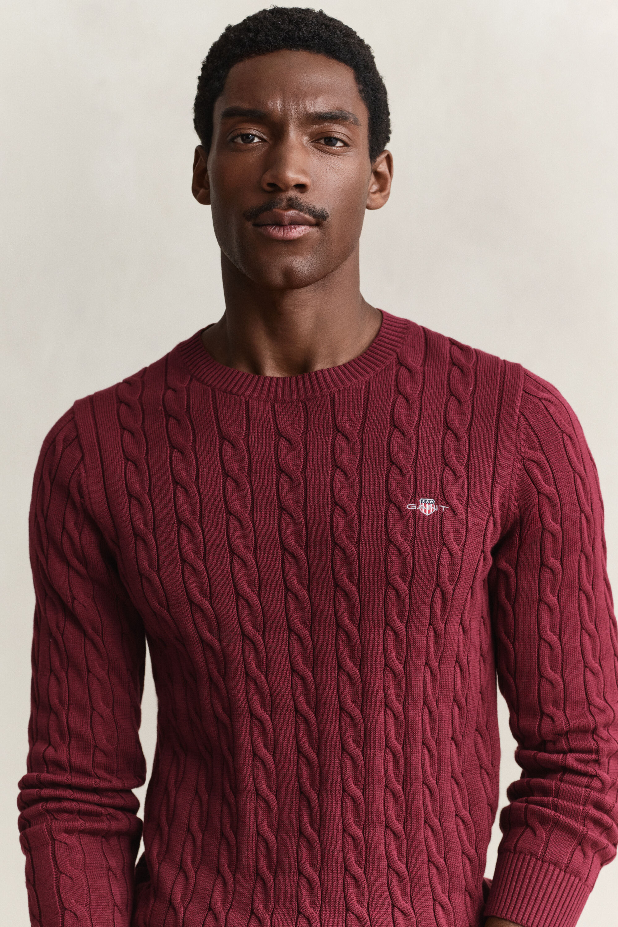 Pull en maille torsadée classique