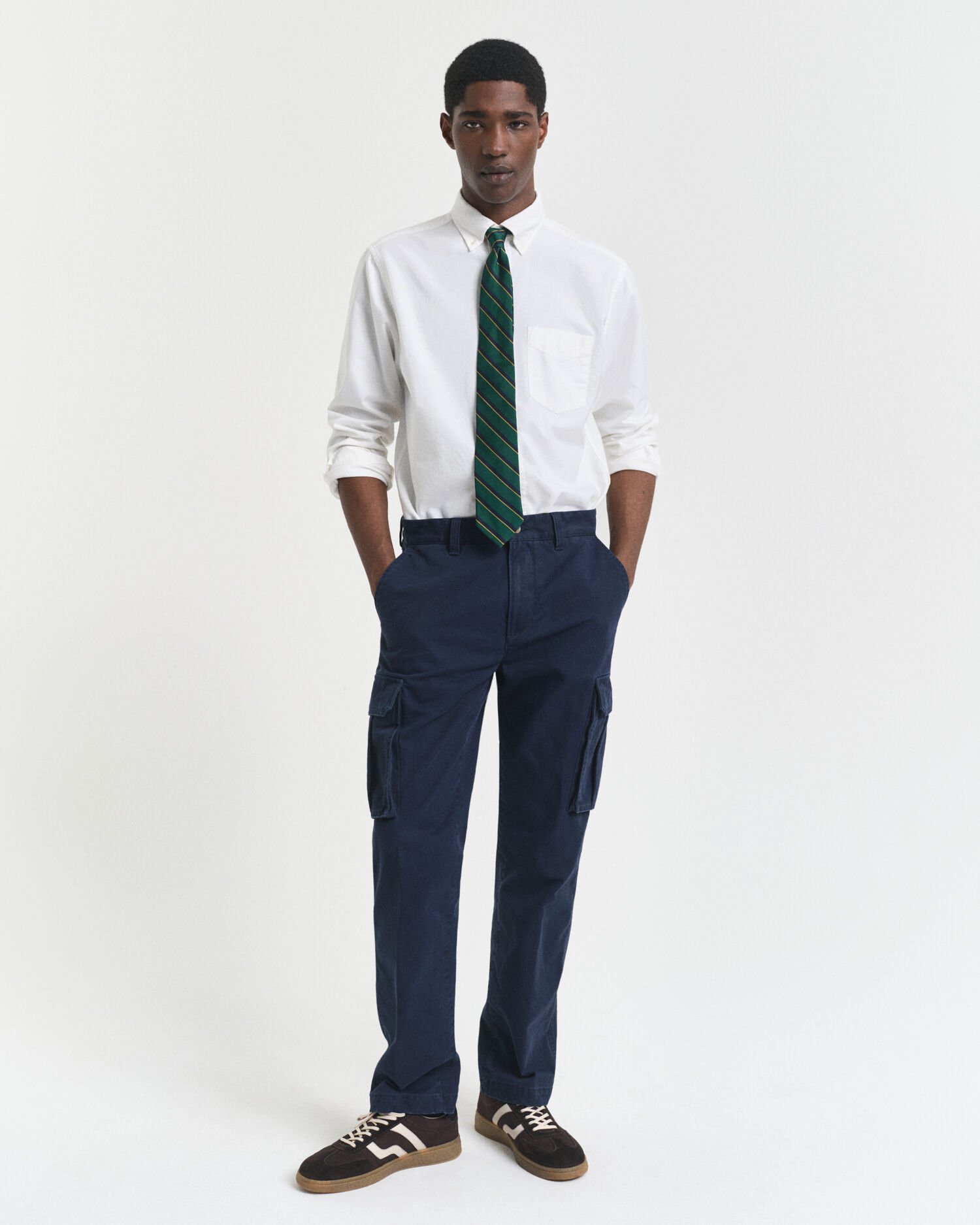 Pantalon cargo coupe regular en sergé de coton