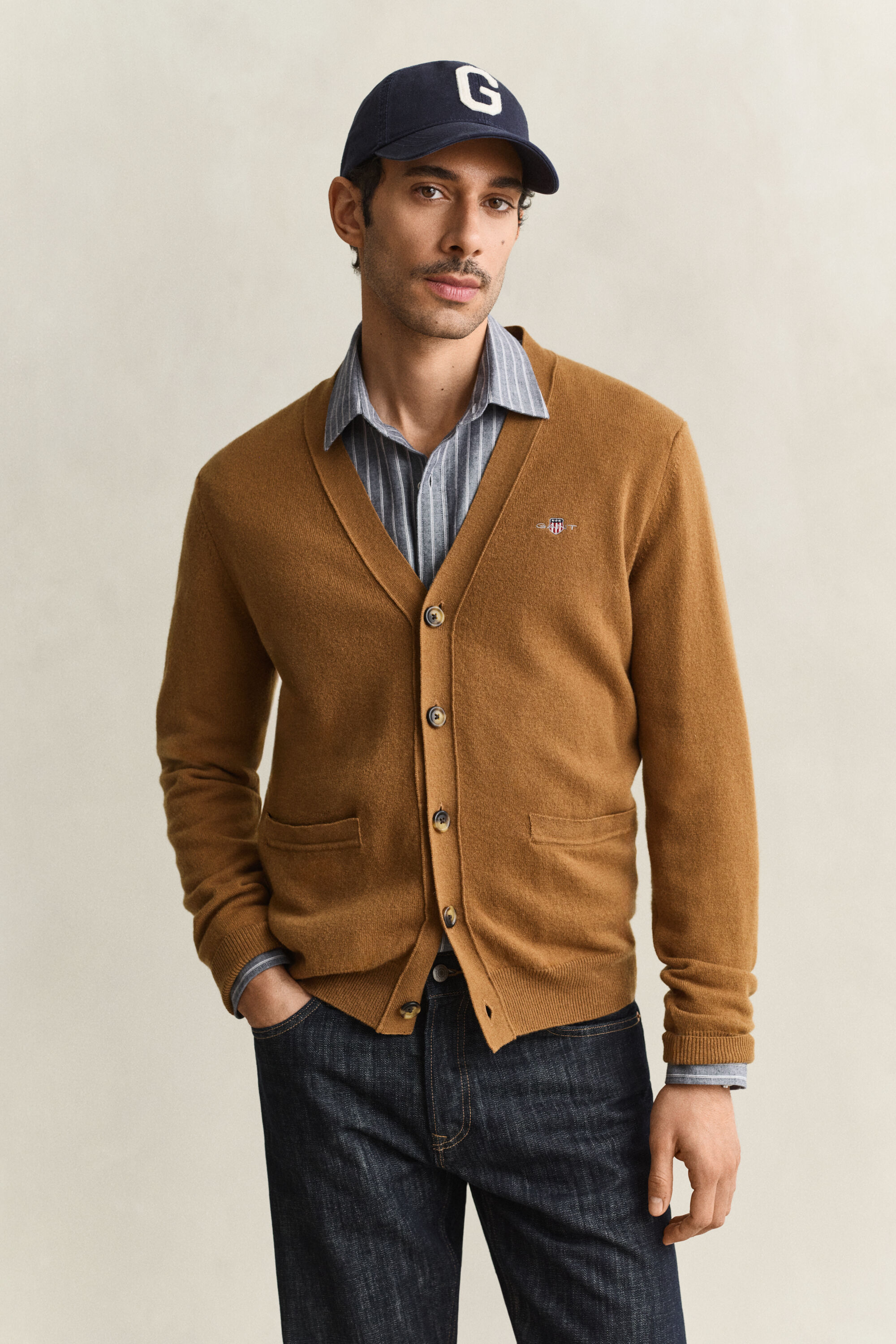 Cardigan col V en laine d’agneau