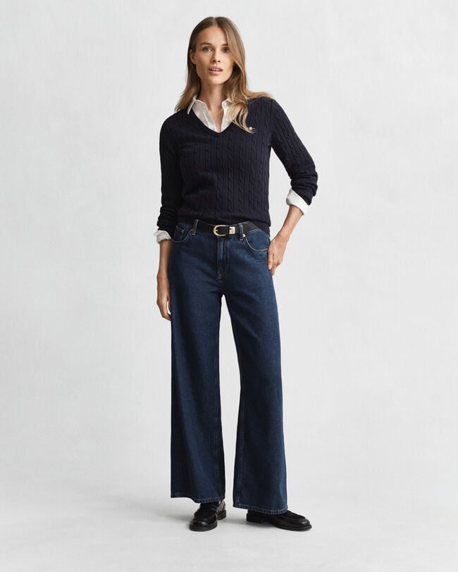 Pull col V en maille de coton stretch à torsades