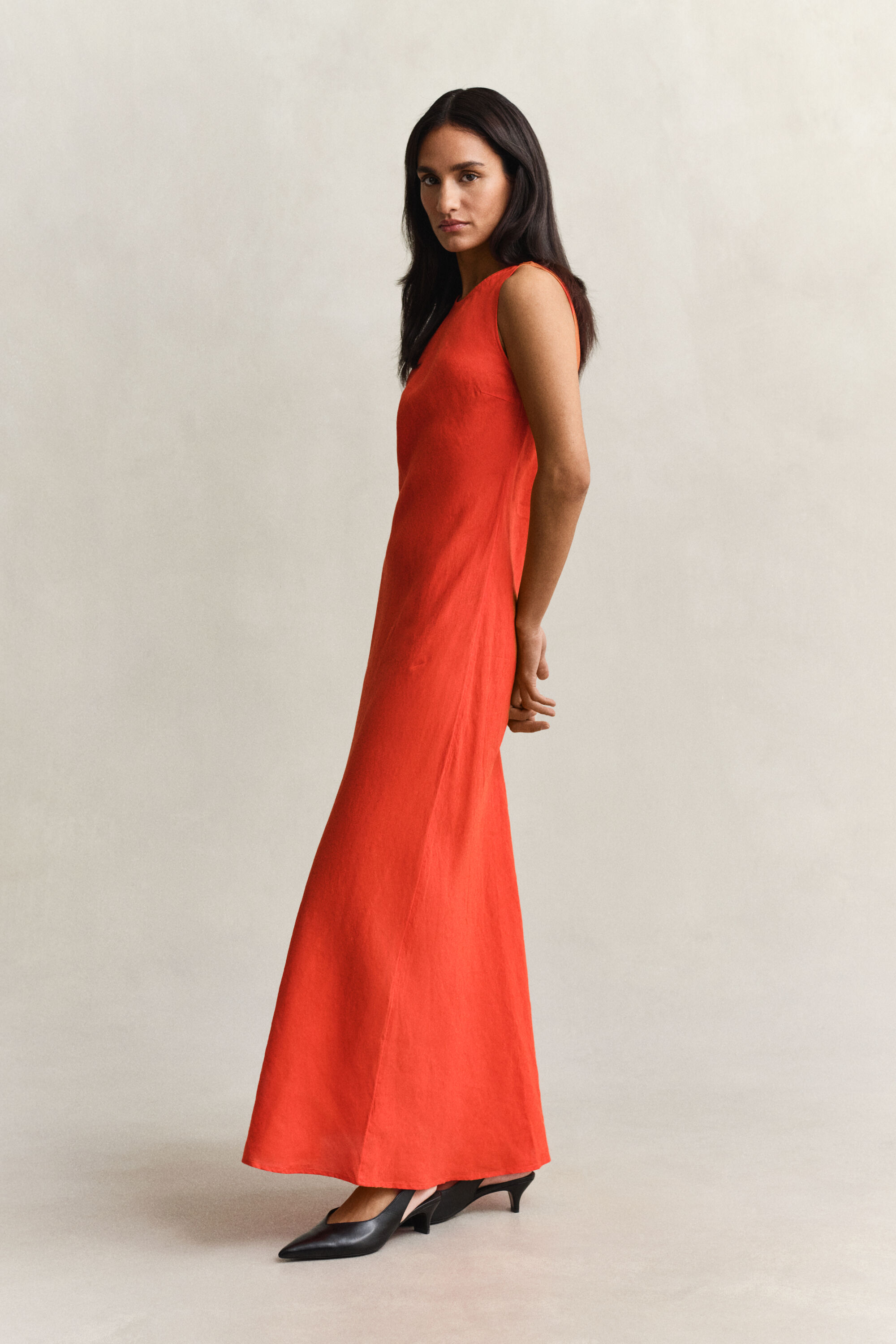 Robe midi coupée dans le biais en lin