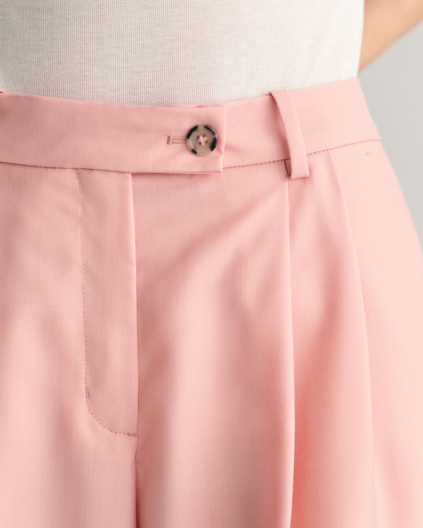 Pantalon coupe d&eacute;contract&eacute;e &agrave; jambes larges