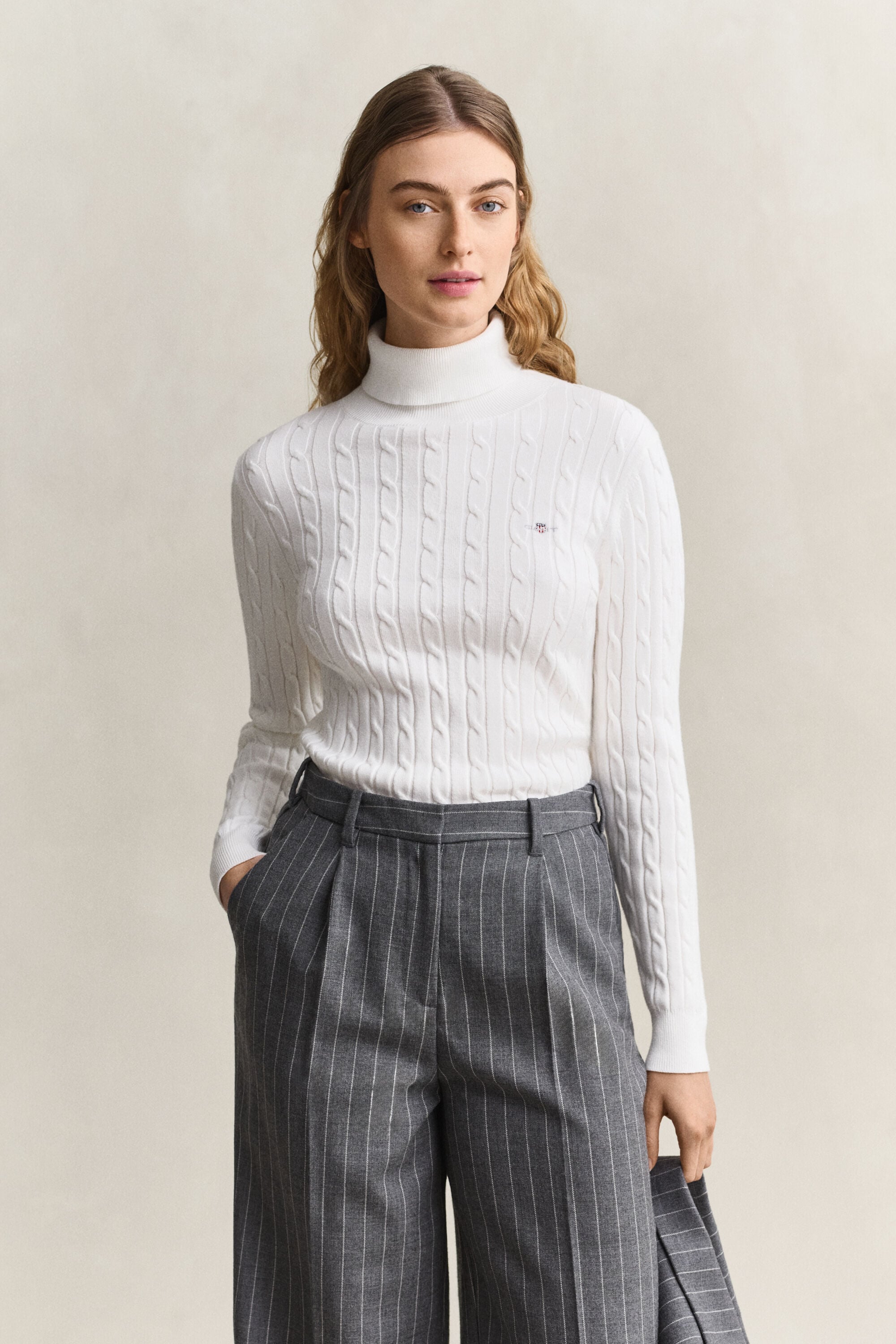 Pull col roulé en maille de coton stretch à torsades