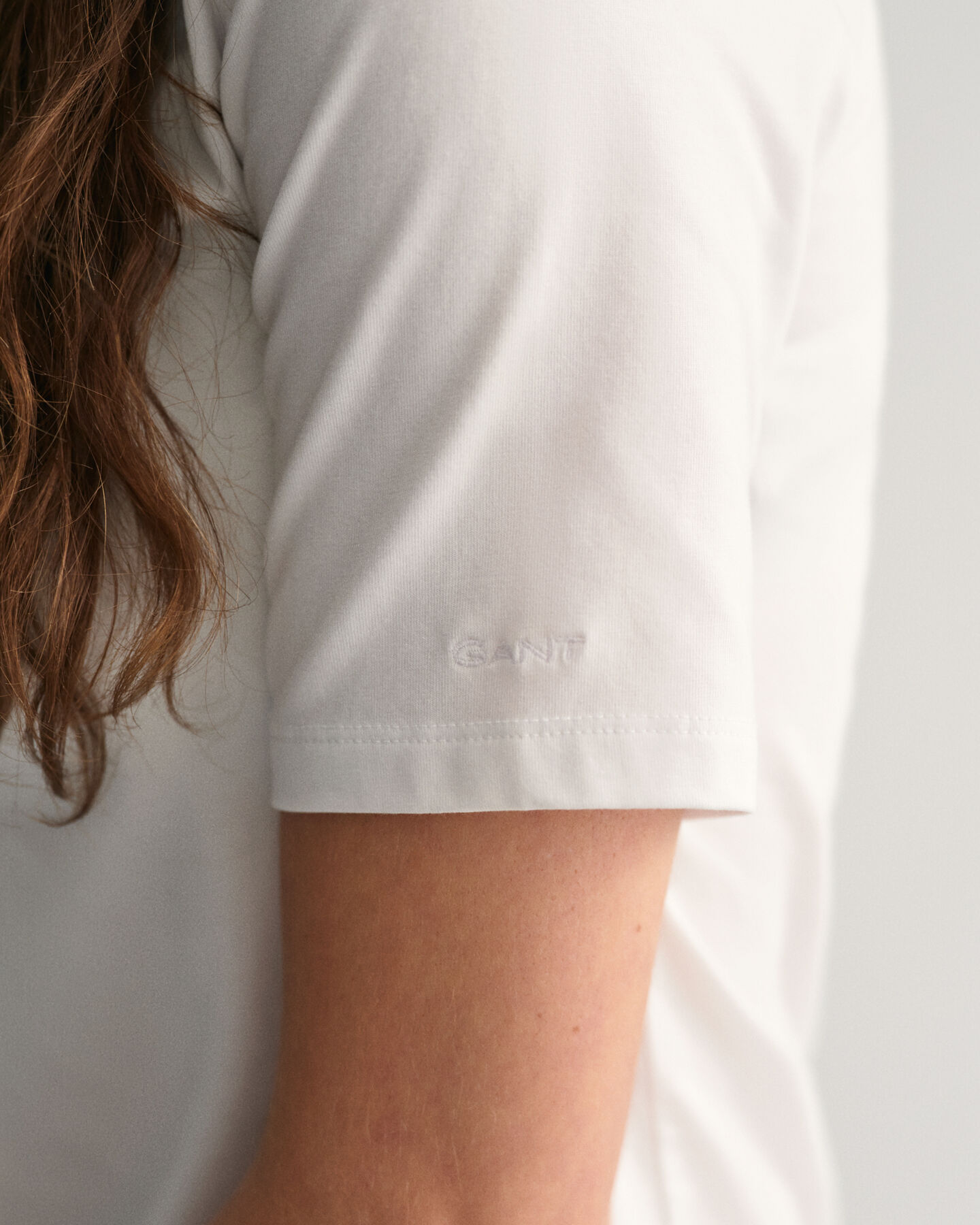 Haut &agrave; encolure d&eacute;gag&eacute;e