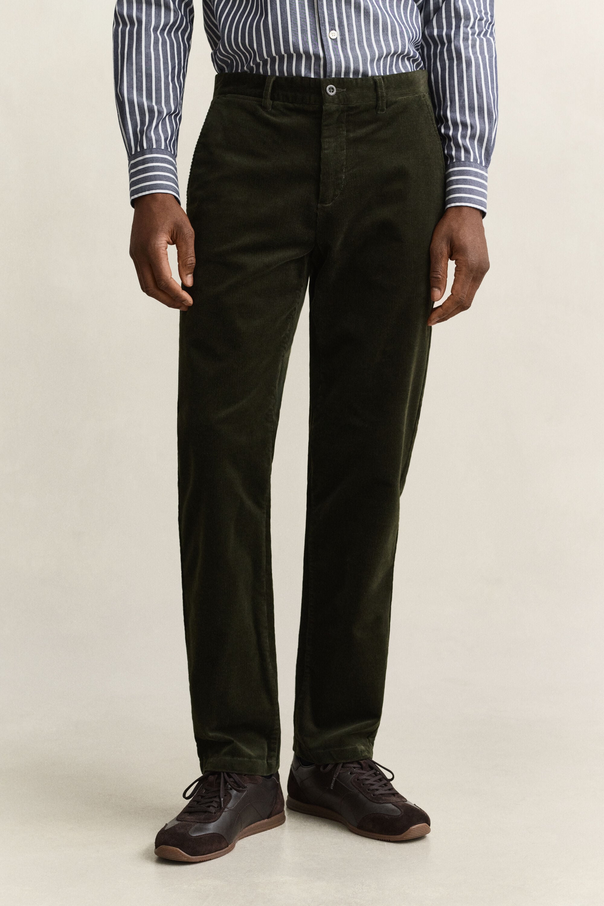 Pantalon Regular en velours côtelé