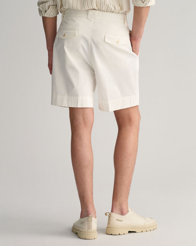 Short chino en serg&eacute; pliss&eacute;