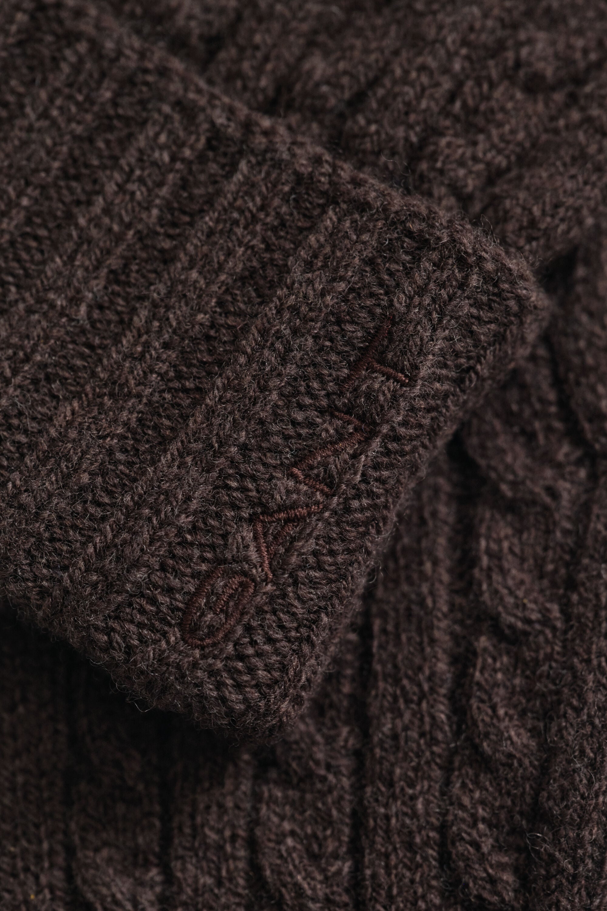 Gants en maille de laine à torsades