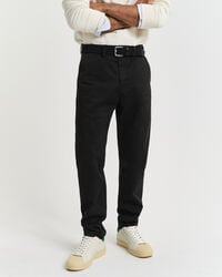 Pantalon chino coupe fuselée en sergé