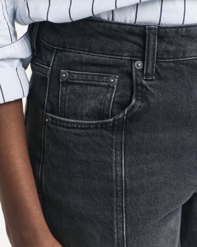 Jean coupe décontractée à jambes droites avec coutures apparentes