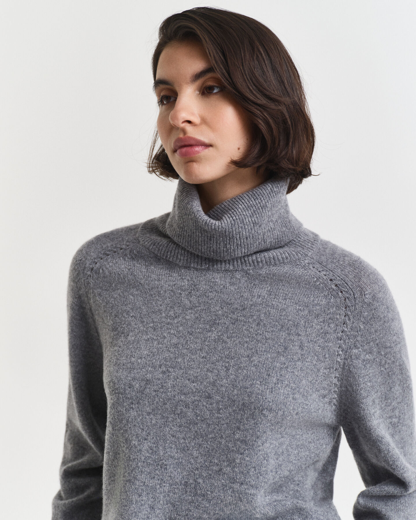 Pull col roulé en laine et cachemire doux