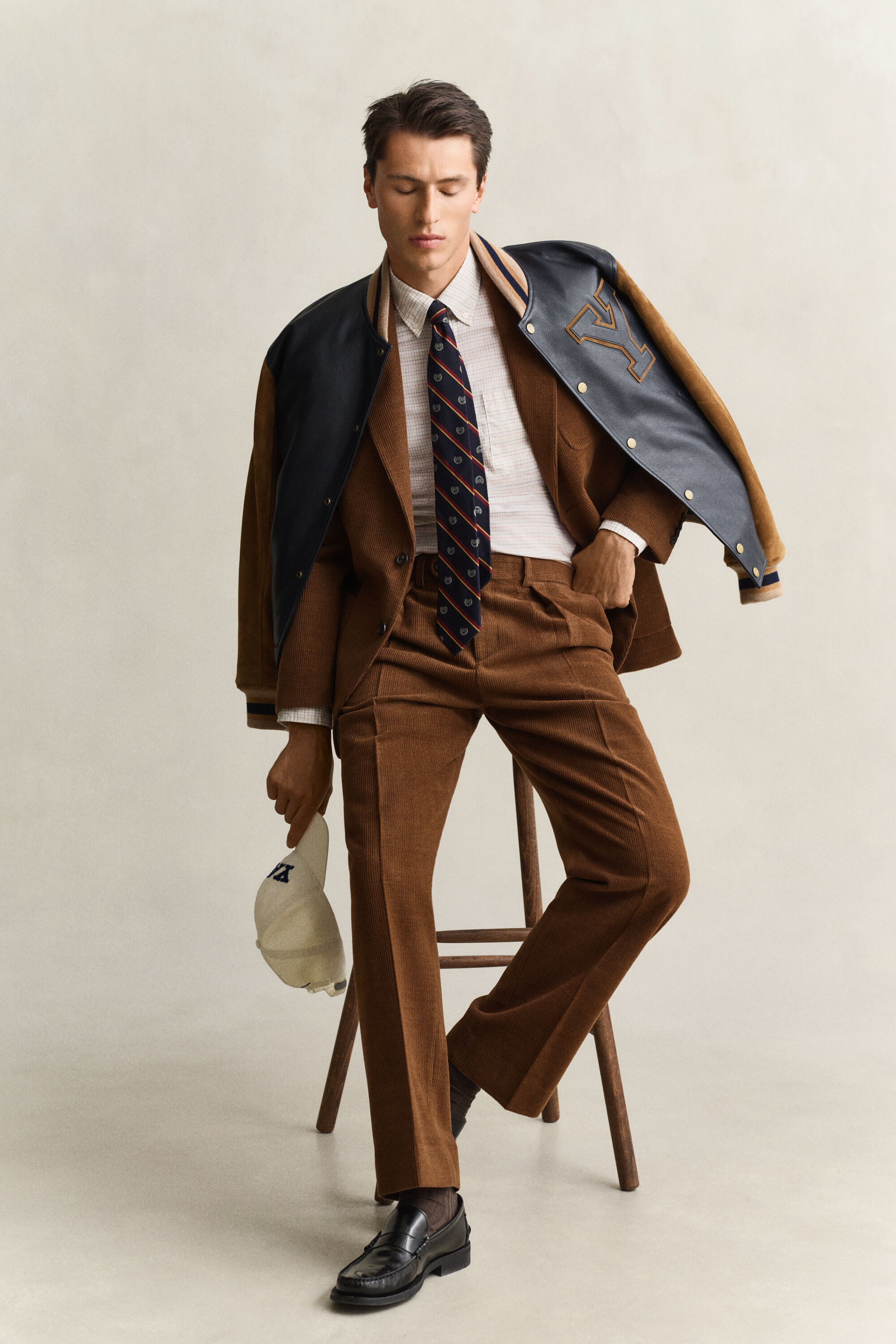 Pantalon de costume en velours de laine côtelé Gant x Yale