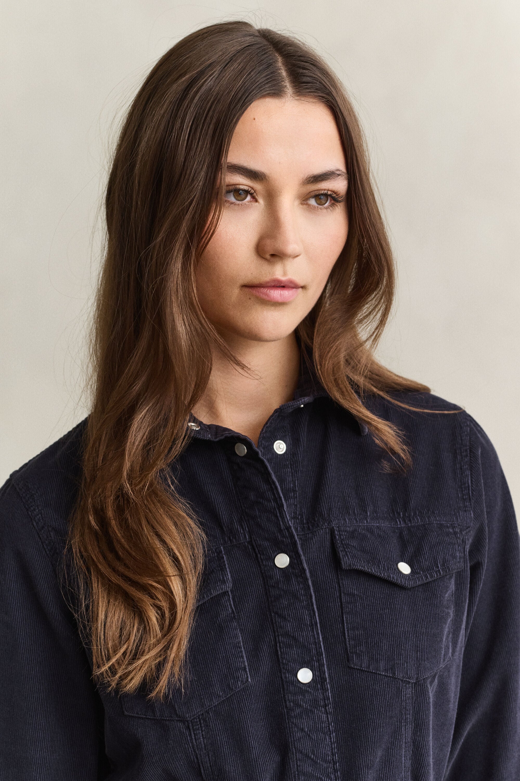 Robe-chemise en velours côtelé avec ceinture