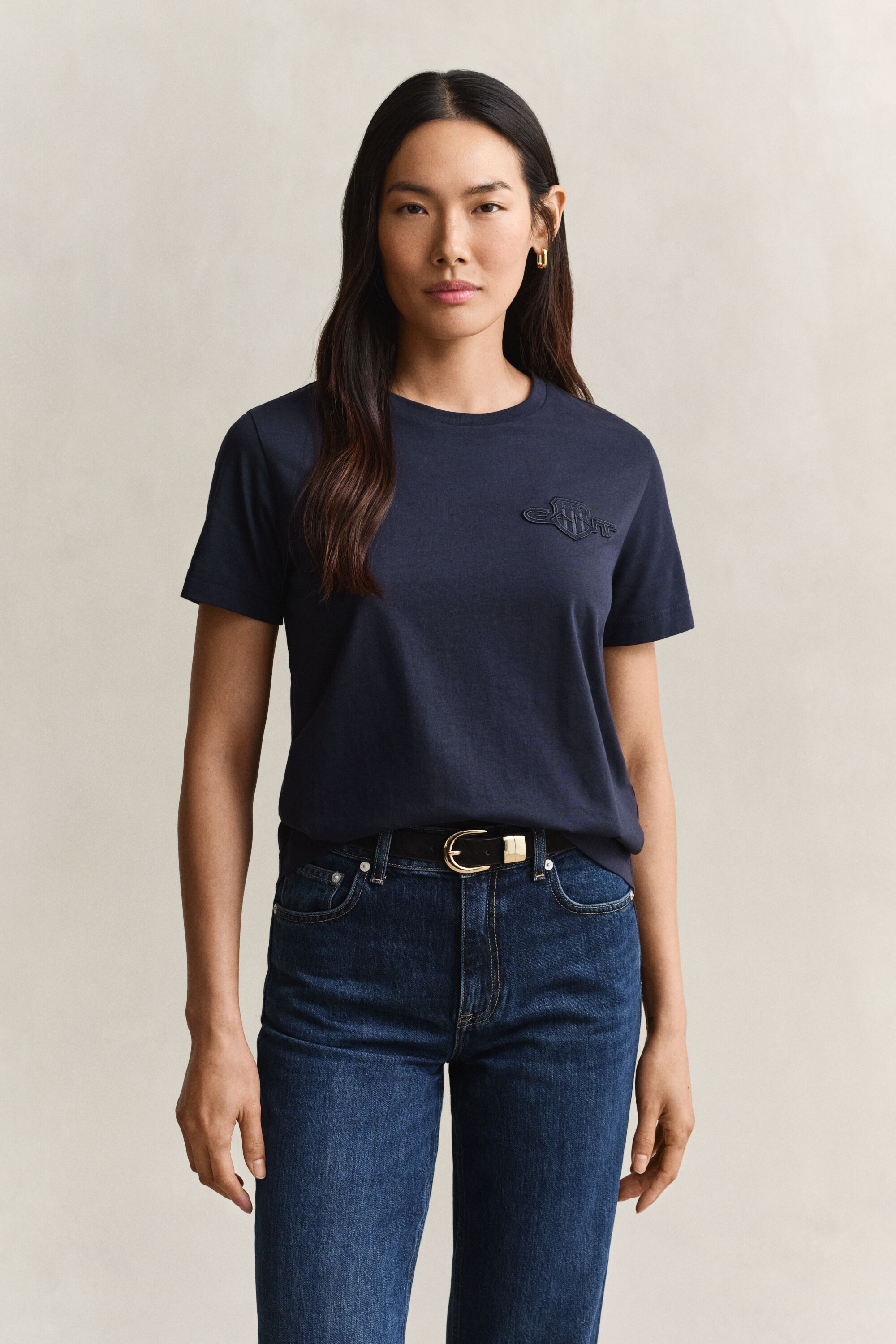 T-shirt avec écusson ton sur ton