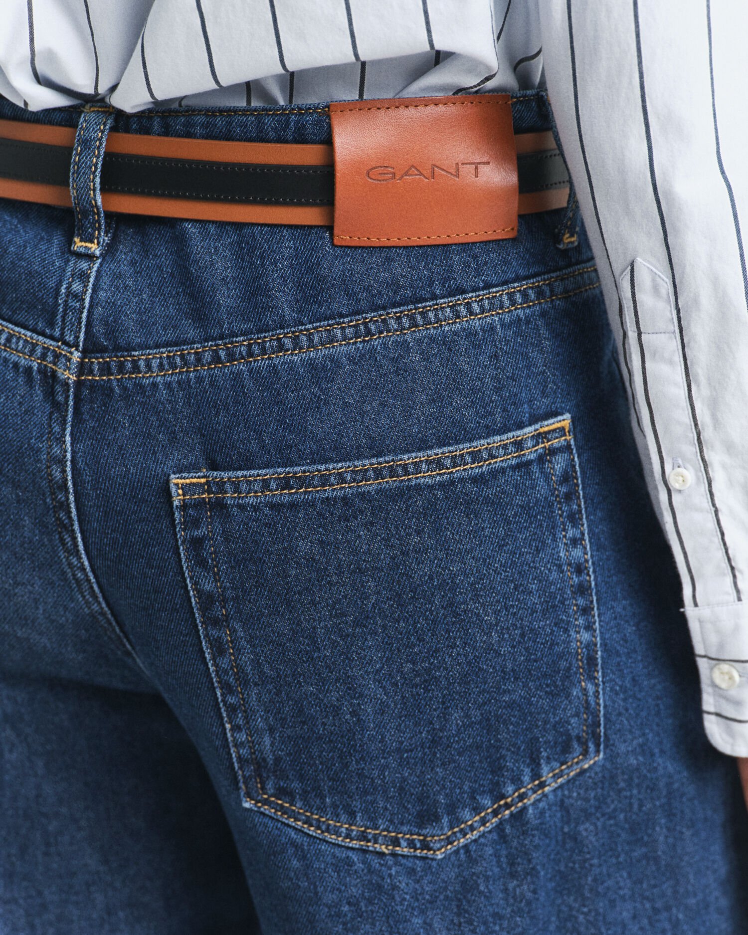 Jean taille basse à jambes larges