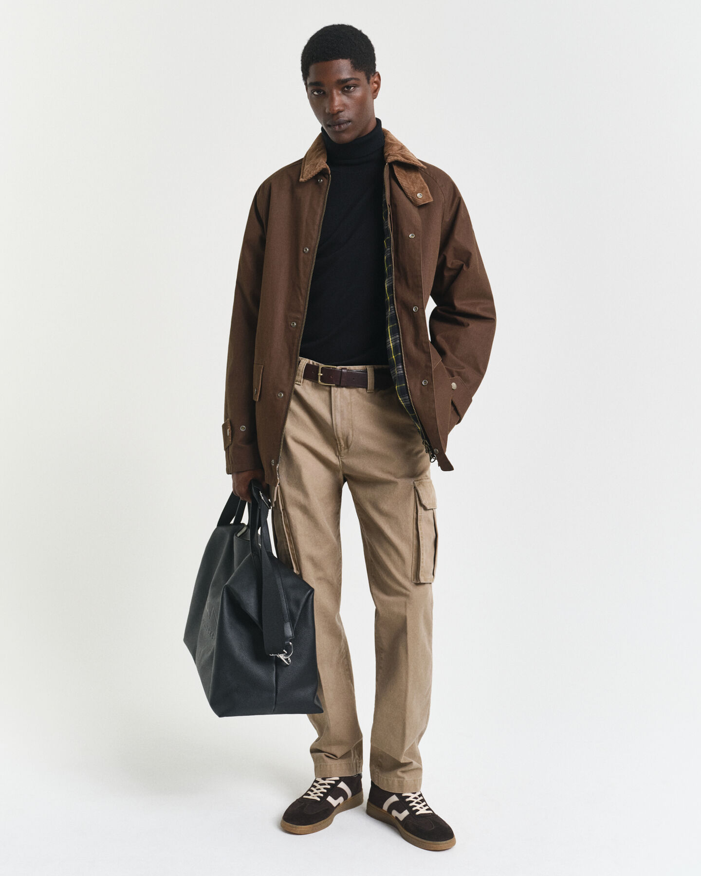 Pantalon cargo coupe regular en sergé de coton