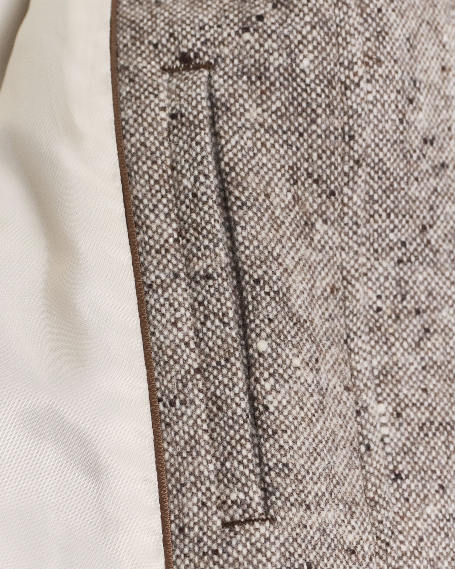 Veste en laine avec col contrastant