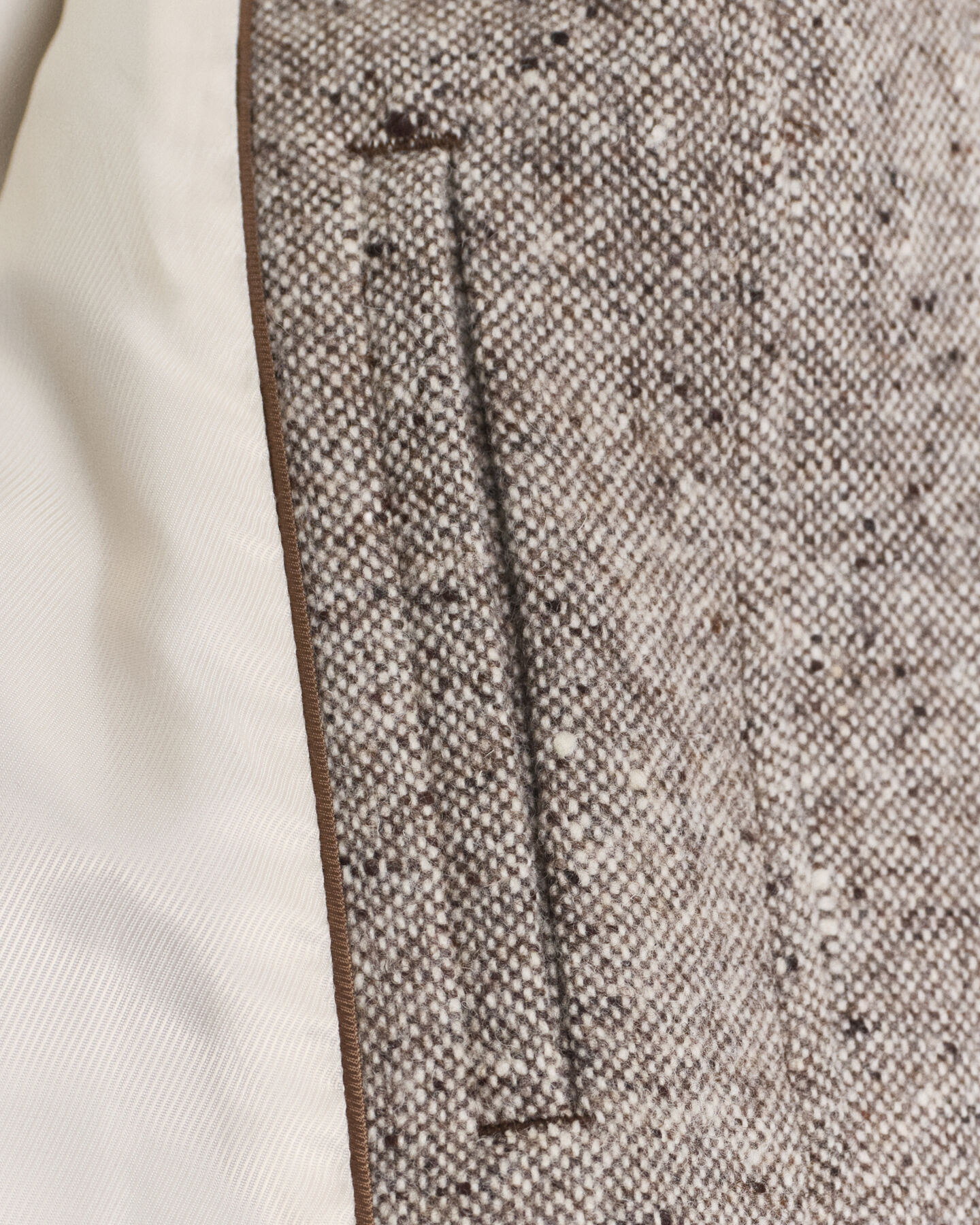 Veste en laine avec col contrastant