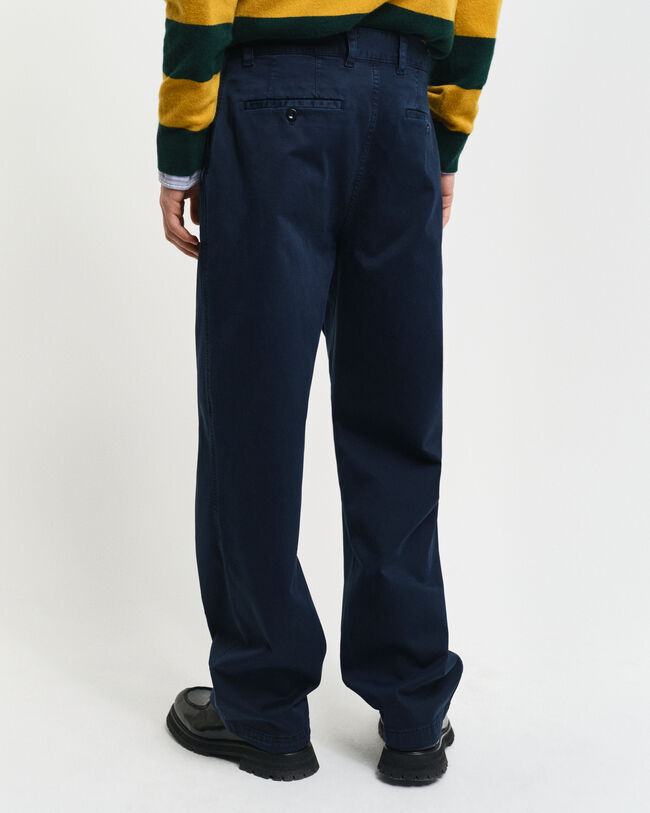 Pantalon chino relaxed fit en serg&eacute; de coton