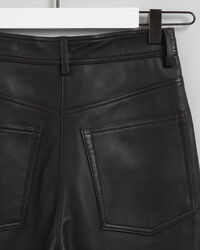 Pantalon court à taille haute en cuir