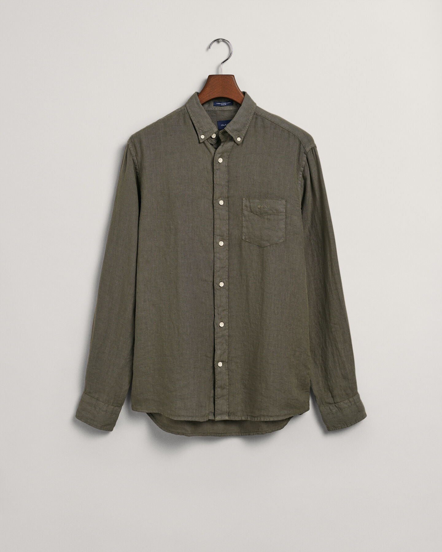 Chemise regular fit en lin teint en pi&egrave;ce