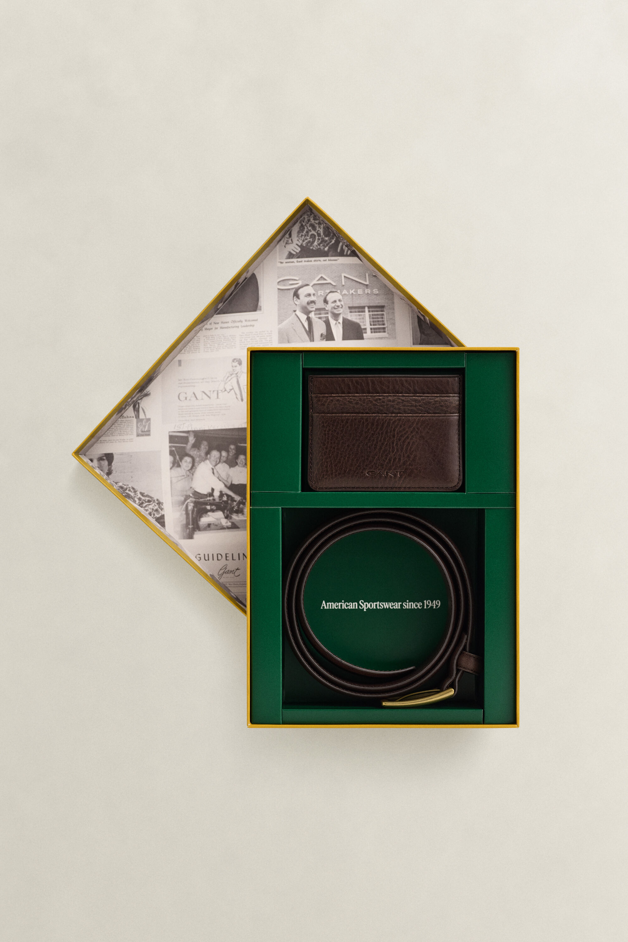 Coffret cadeau ceinture et porte-cartes en cuir
