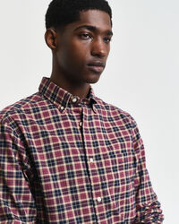 Chemise regular fit en sergé léger à carreaux