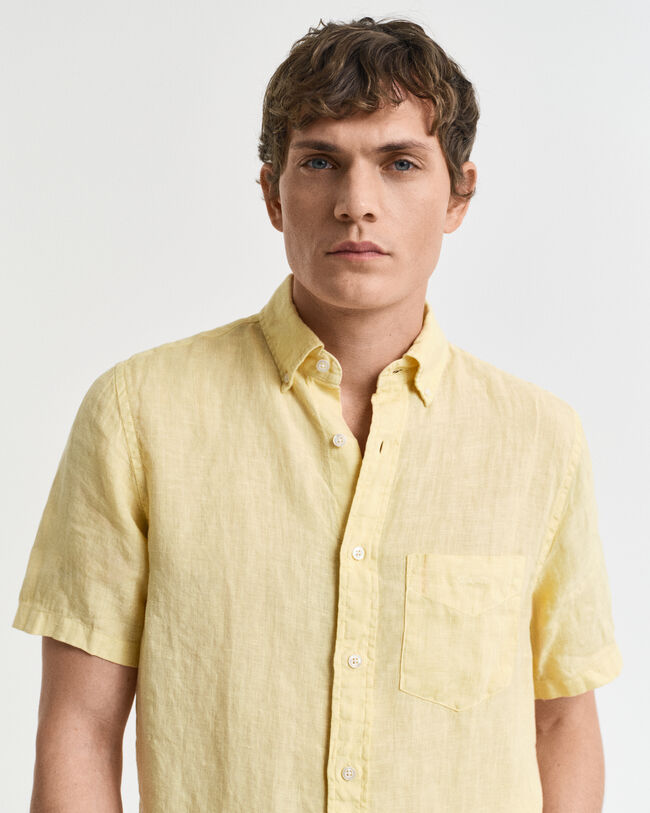 Chemise regular fit en lin teint en pièce à manches courtes