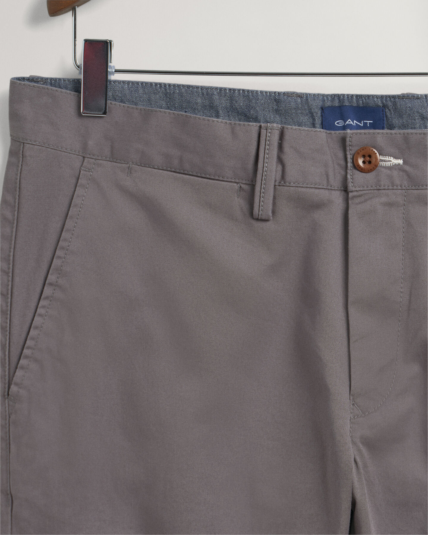 Pantalon chino slim fit en sergé Hallden